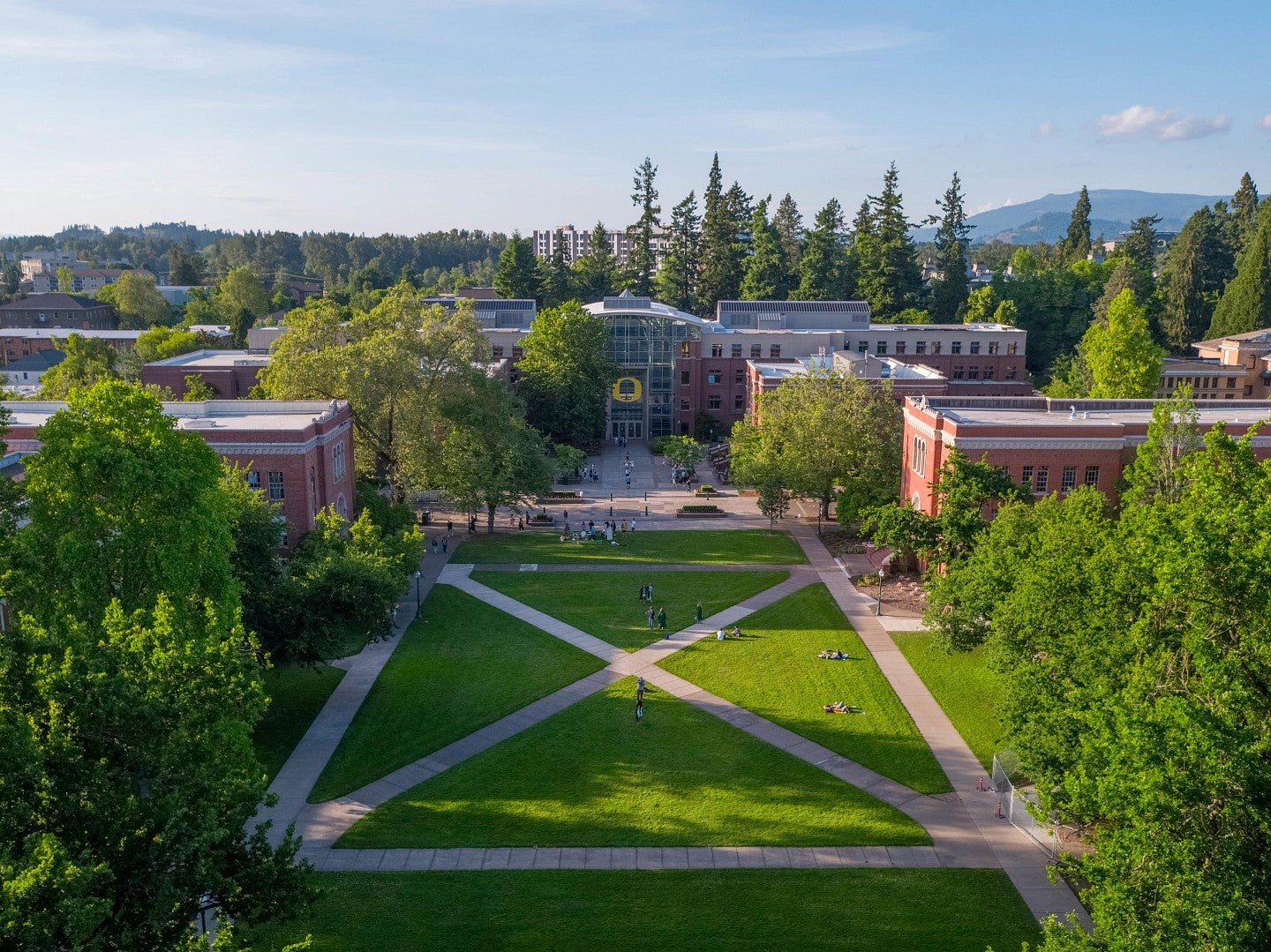 Aerial view of the University of Oregon Eugene campus