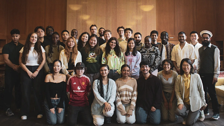 Group photo of international students at the University of Oregon